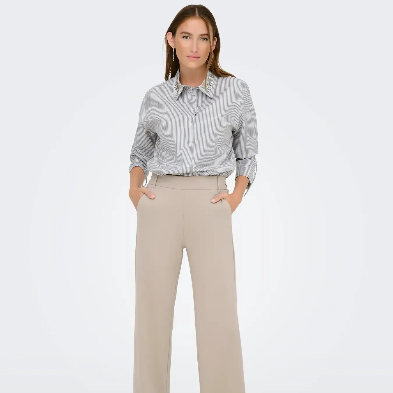 PANTALON ONLY FLUIDO BEIGE PUNTO MUJER