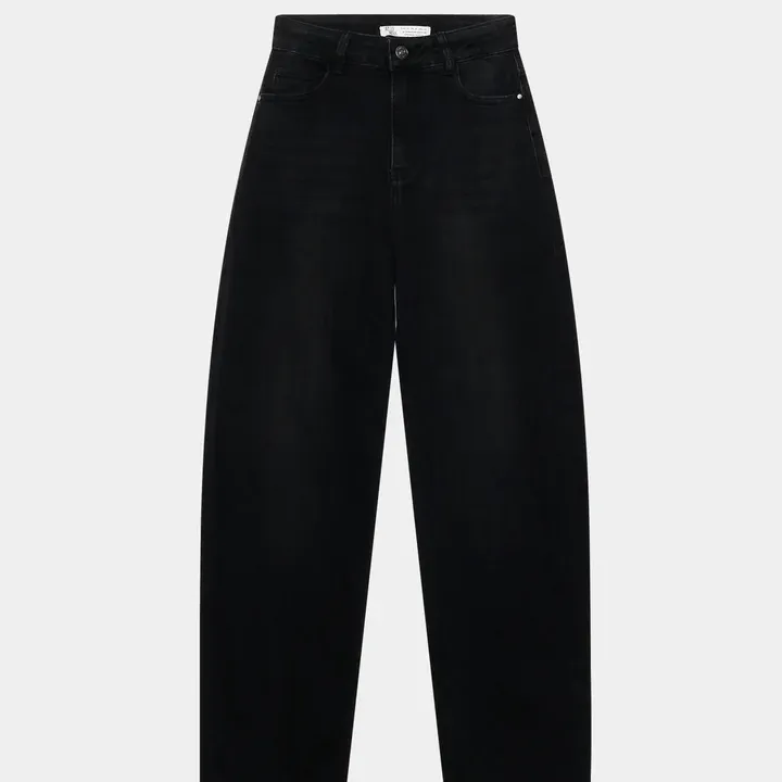 JEAN BARREL NEGRO MUJER