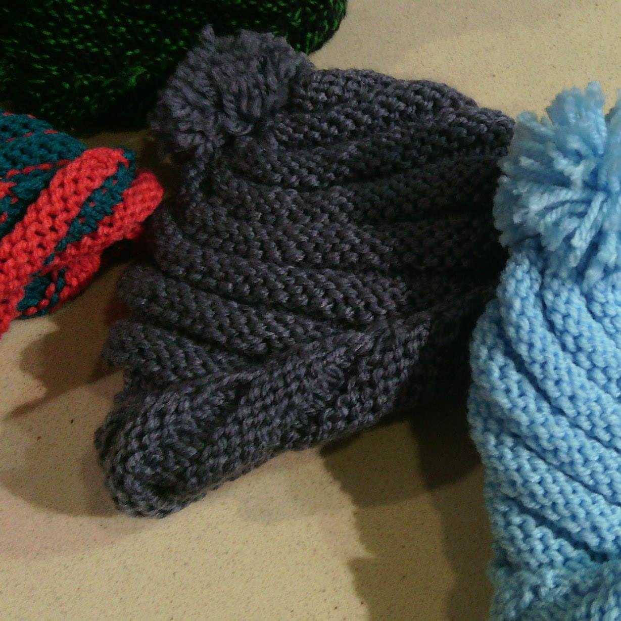 GORRO POMPÓN PRIMERA PUESTA