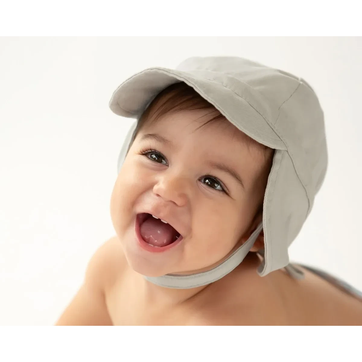 GORRO DE BEBÉ PROTECCIÓN UPF 50+ 5673 GRIS 12-24meses KIOKIDS