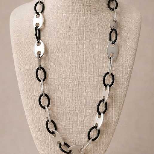 COLLAR LARGO PLATEADO Y NEGRO ( REF. 431 )