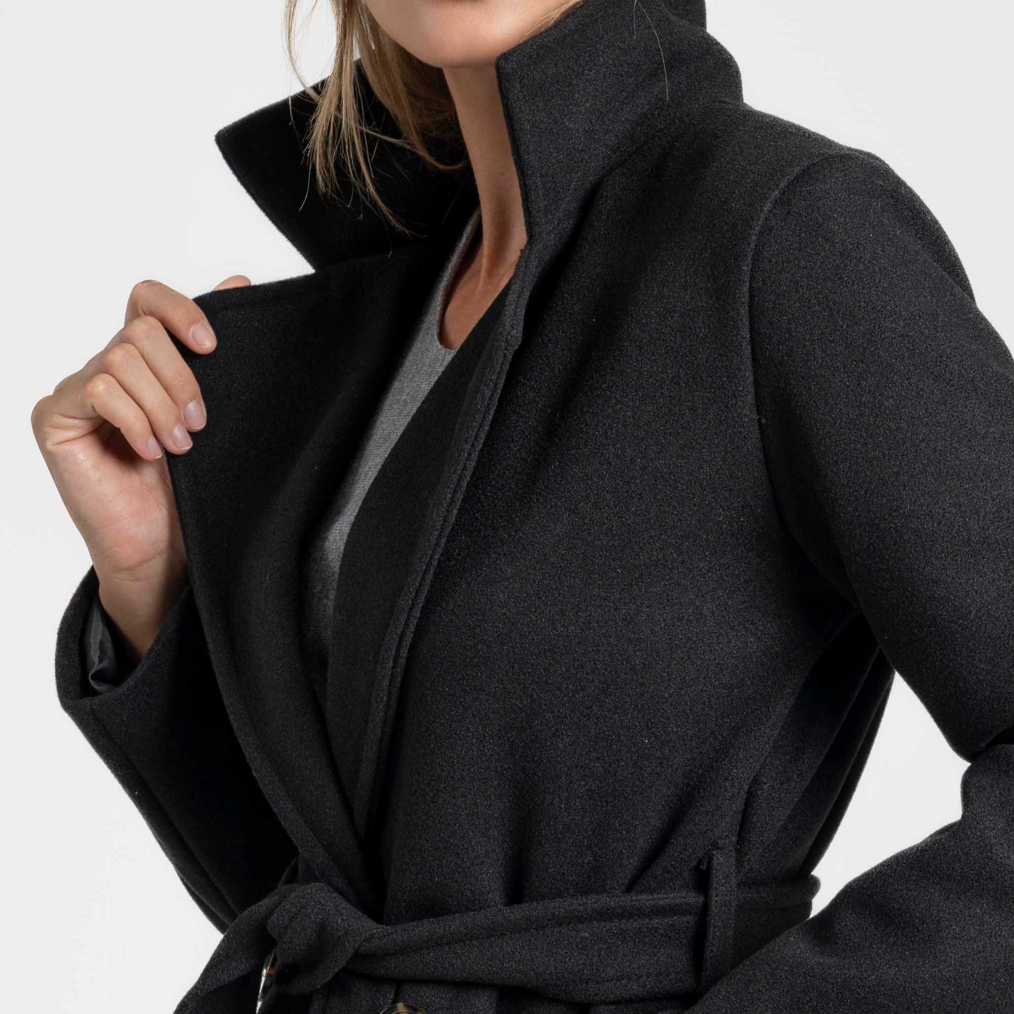 ABRIGO CURVY CRUZADO NEGRO MUJER