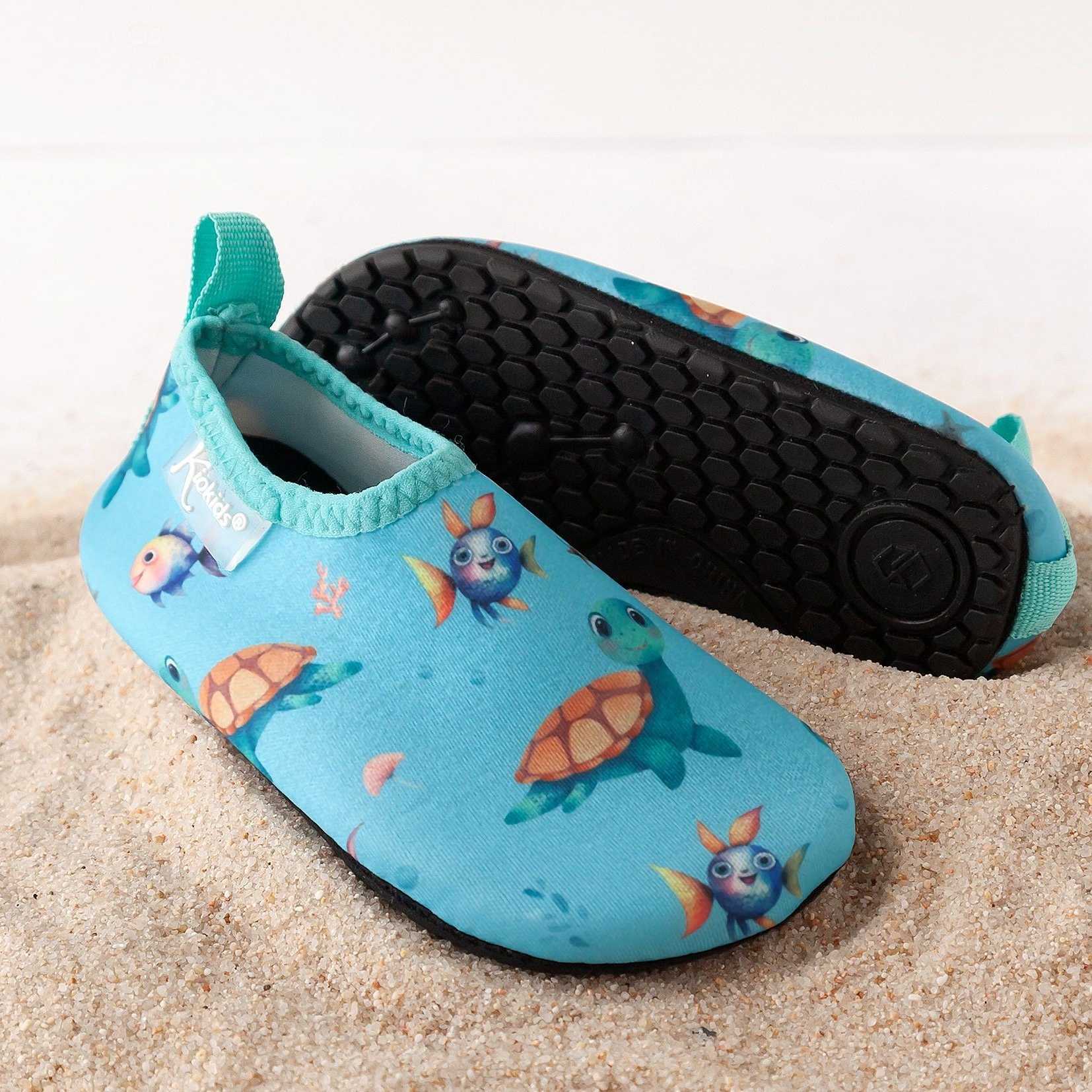 ESCARPINES DE BEBÉ ANTIDESLIZANTES PARA PLAYA Y PISCINA `AQUASOCKER` 3864 AZUL KIOKIDS